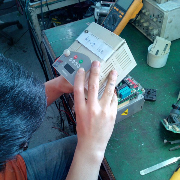 东芝TOSHIBA变频器EPH1故障维修